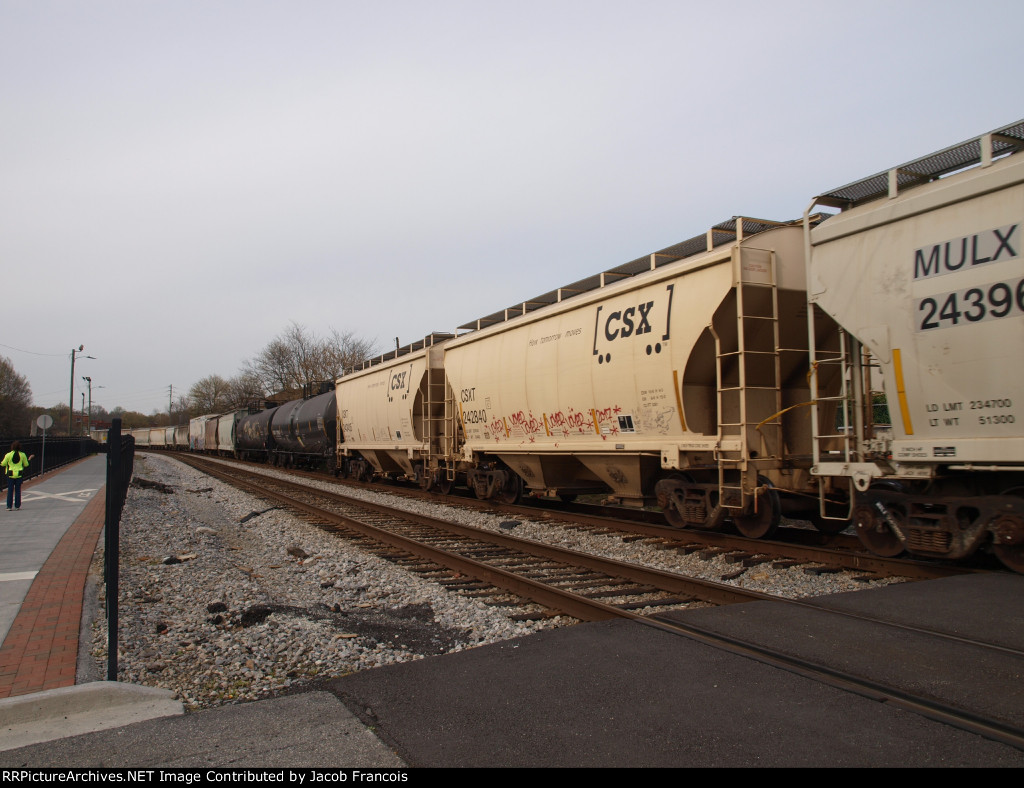 CSXT 242840